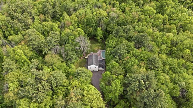 47 Noyes Road, Londonderry, NH 03053