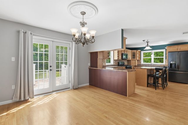 47 Noyes Road, Londonderry, NH 03053