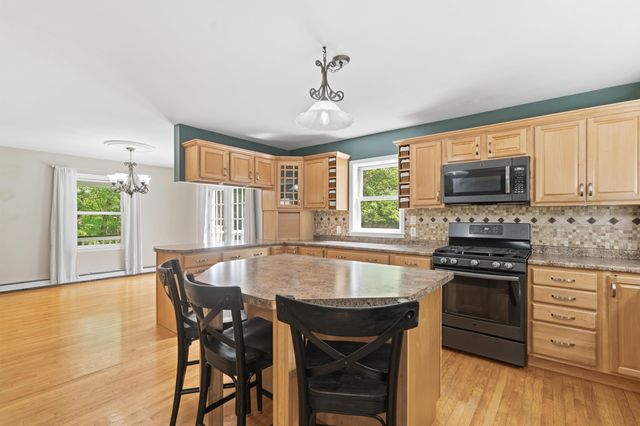 47 Noyes Road, Londonderry, NH 03053