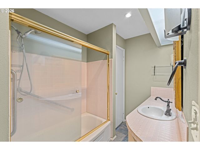 16127 HARLEY Ave, Oregon City, OR 97045