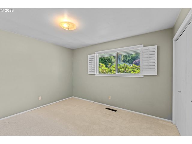 16127 HARLEY Ave, Oregon City, OR 97045