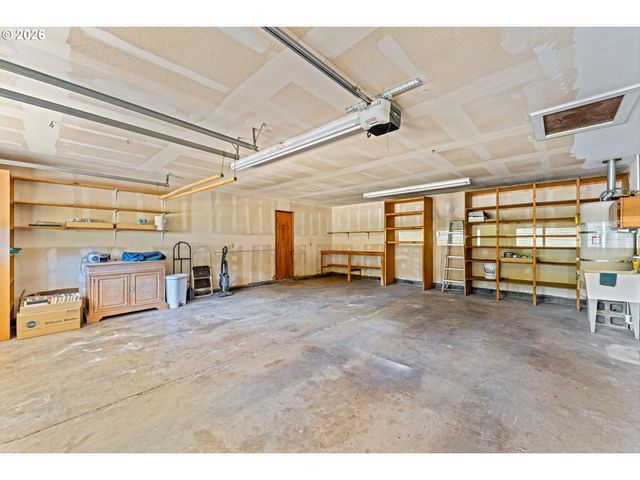 16127 HARLEY Ave, Oregon City, OR 97045