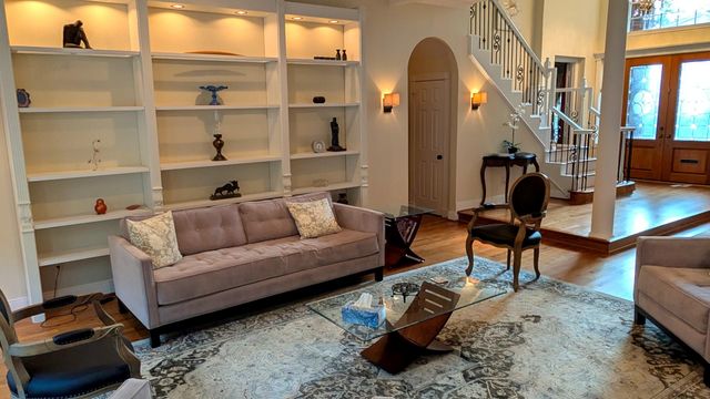 109 Ferndale Street, Bellaire, TX 77401