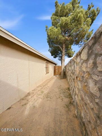 12476 Sombra Fuerte Drive, El Paso, TX 79938