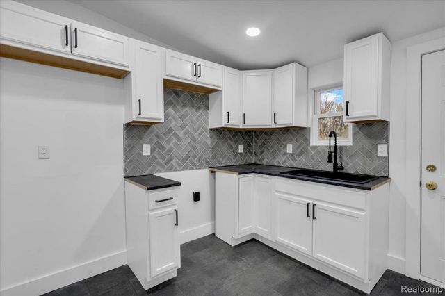 22285 Wyman Street, Detroit, MI 48219