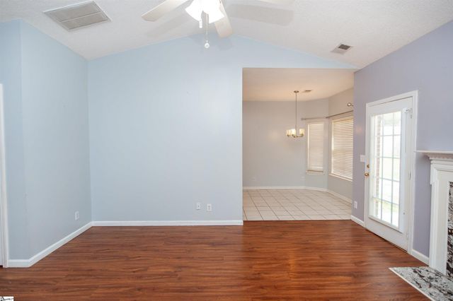 298 Glen Crest Drive, Moore, SC 29369