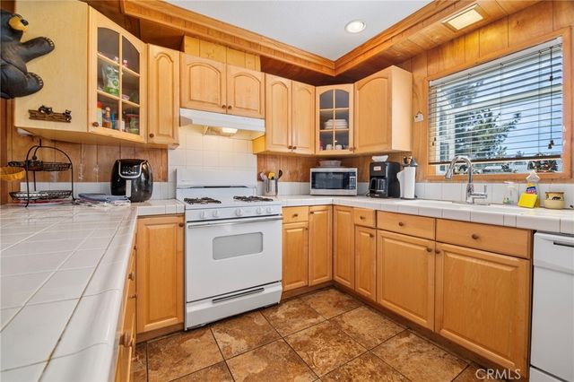 366 Curly, Big Bear City, CA 92314