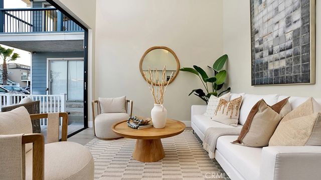 808 W Balboa Front, Newport Beach, CA 92661