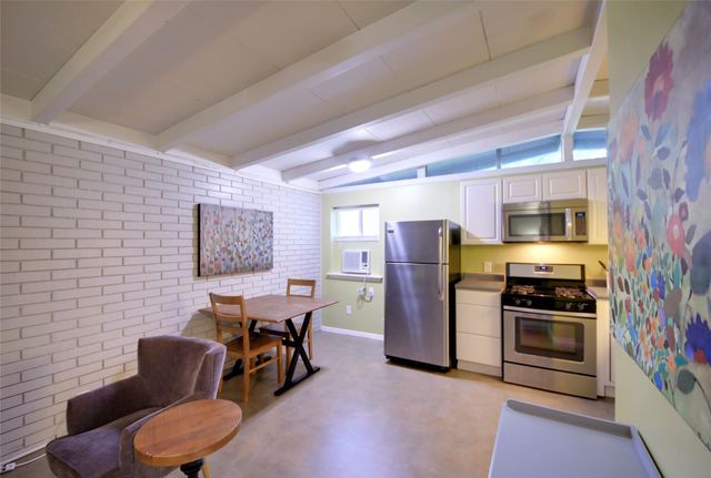 2325 Newfield LN A, Austin, TX 78703