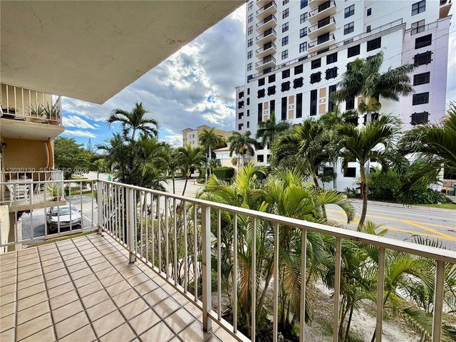 901 SW 37th Avenue 25, Miami, FL 33135