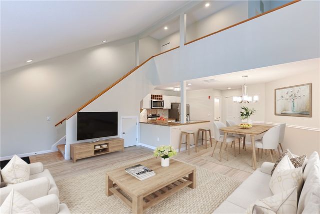 816 Williamsbug Circle 816, Warwick, RI 02886