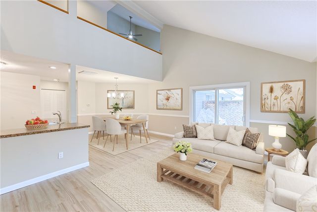 816 Williamsbug Circle 816, Warwick, RI 02886