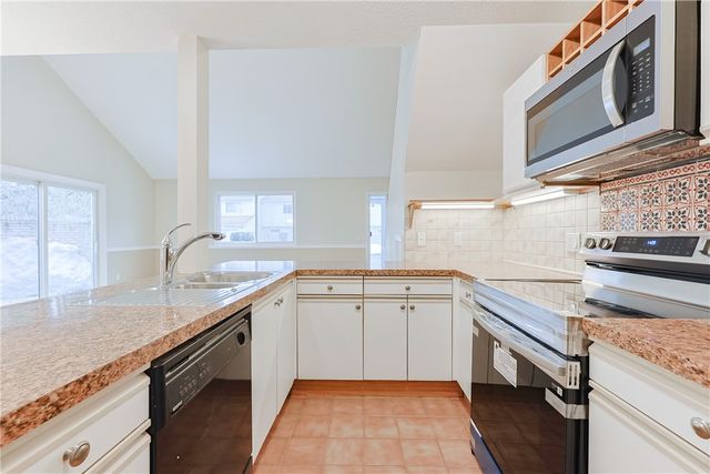 816 Williamsbug Circle 816, Warwick, RI 02886