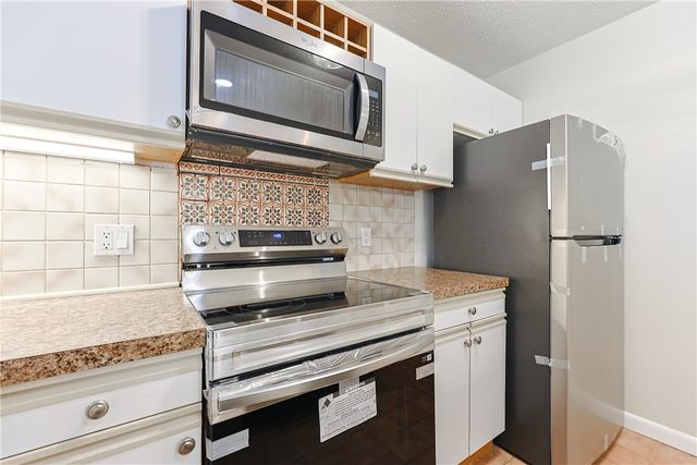 816 Williamsbug Circle 816, Warwick, RI 02886