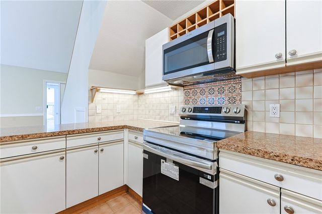 816 Williamsbug Circle 816, Warwick, RI 02886