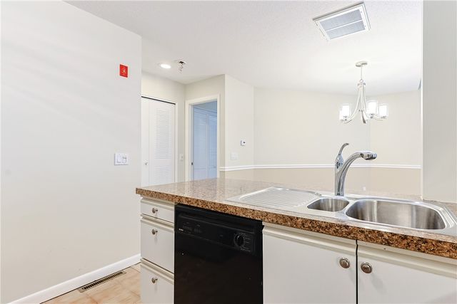 816 Williamsbug Circle 816, Warwick, RI 02886