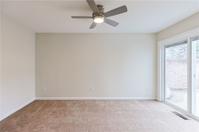 816 Williamsbug Circle 816, Warwick, RI 02886