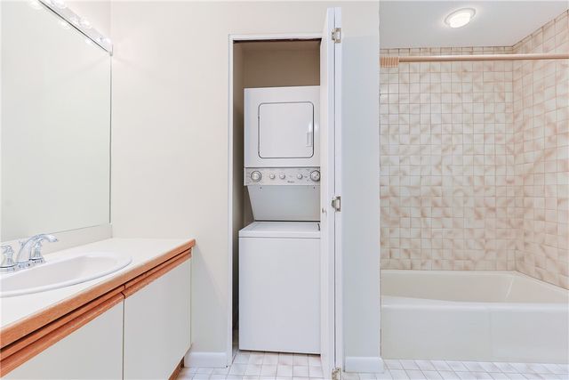 816 Williamsbug Circle 816, Warwick, RI 02886