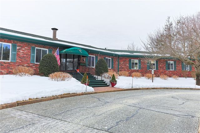 816 Williamsbug Circle 816, Warwick, RI 02886