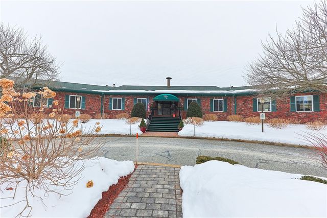 816 Williamsbug Circle 816, Warwick, RI 02886