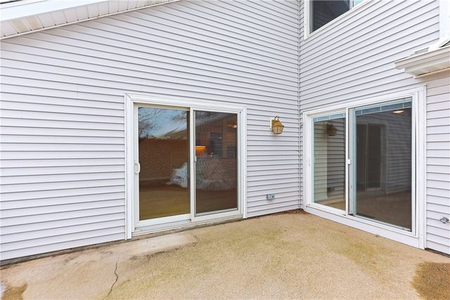 816 Williamsbug Circle 816, Warwick, RI 02886