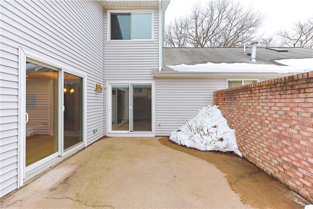 816 Williamsbug Circle 816, Warwick, RI 02886