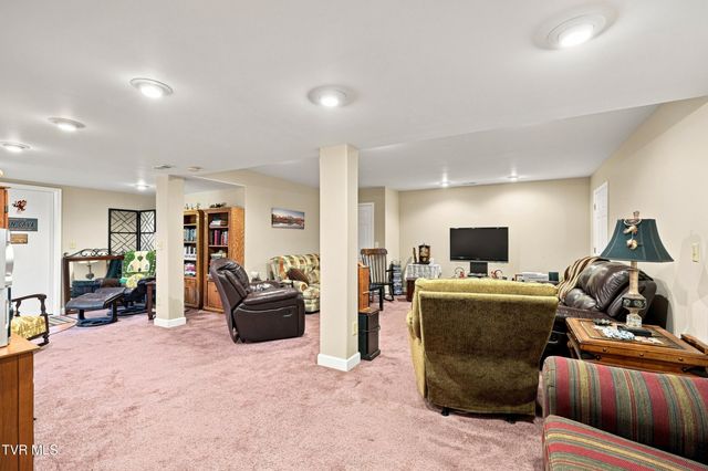 286 Upper Sand Valley Road, Jonesborough, TN 37659