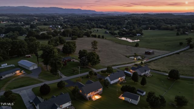 286 Upper Sand Valley Road, Jonesborough, TN 37659