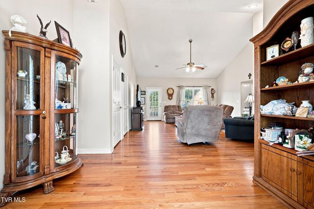 286 Upper Sand Valley Road, Jonesborough, TN 37659