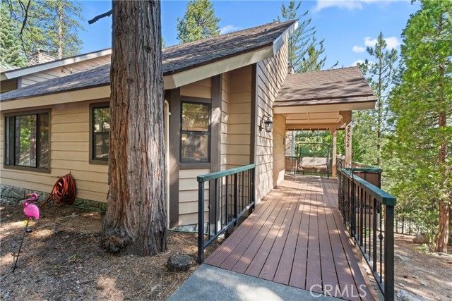 27528 Ashwood Lane, Lake Arrowhead, CA 92352