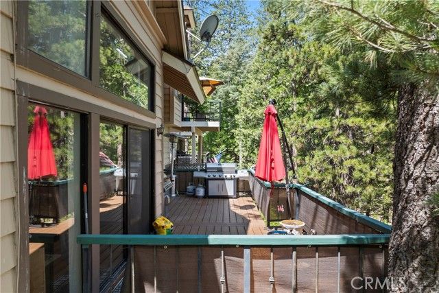 27528 Ashwood Lane, Lake Arrowhead, CA 92352