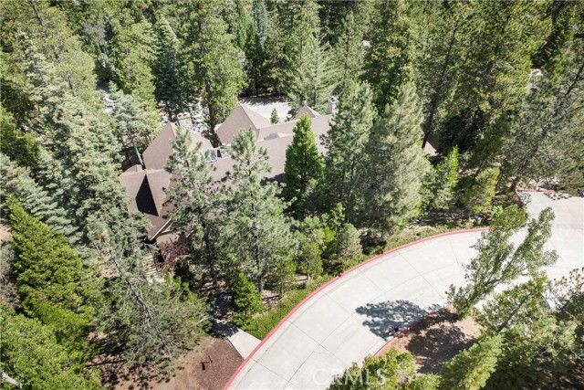 27528 Ashwood Lane, Lake Arrowhead, CA 92352
