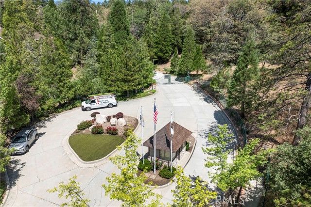 27528 Ashwood Lane, Lake Arrowhead, CA 92352