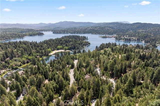 27528 Ashwood Lane, Lake Arrowhead, CA 92352