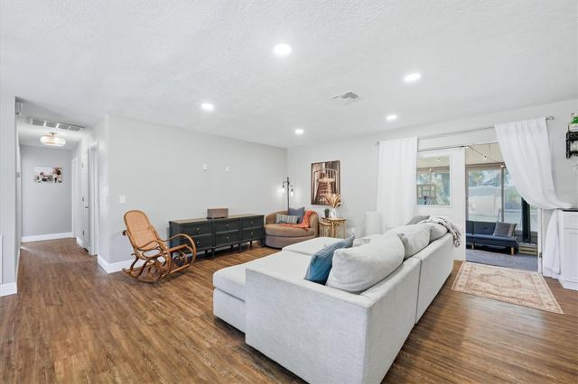 9811 28TH AVENUE E, Palmetto, FL 34221