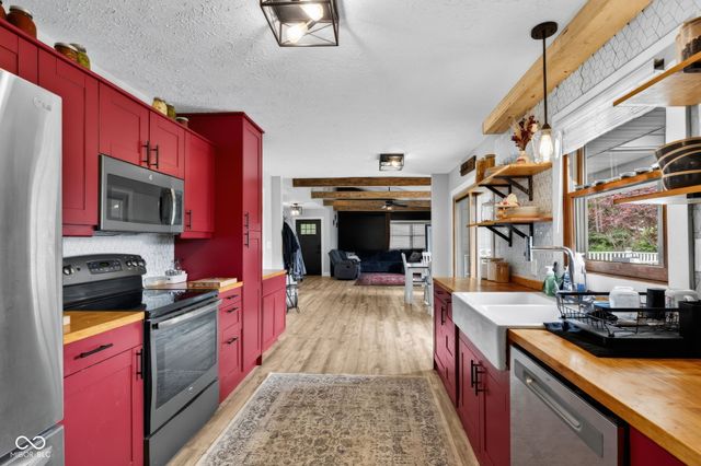 4703 W 1200 N, Knightstown, IN 46148