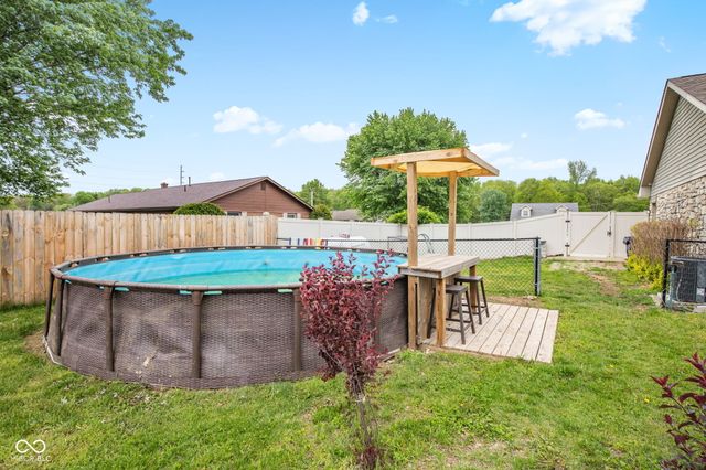 4703 W 1200 N, Knightstown, IN 46148