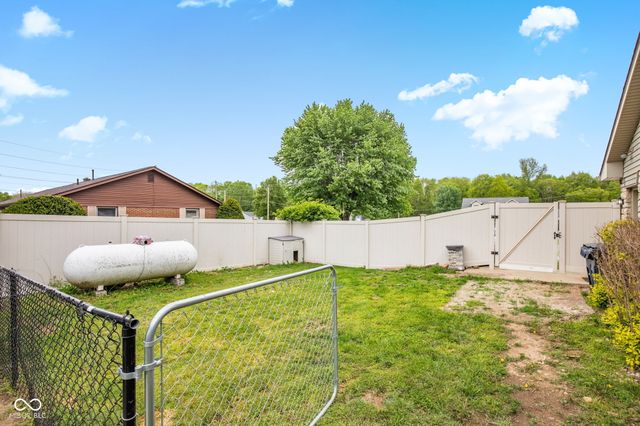 4703 W 1200 N, Knightstown, IN 46148