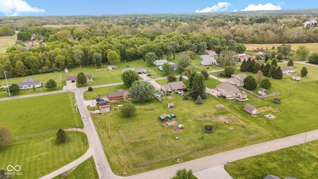 4703 W 1200 N, Knightstown, IN 46148