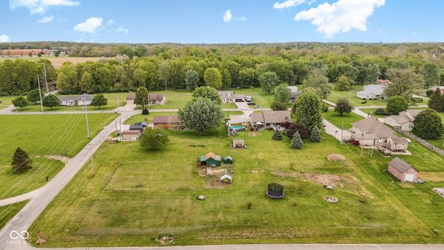 4703 W 1200 N, Knightstown, IN 46148