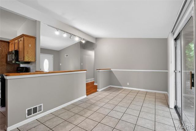 1190 Cheyenne Drive, St Louis, MO 63033