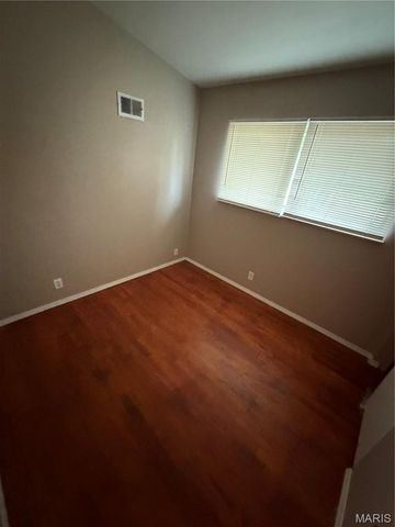 1190 Cheyenne Drive, St Louis, MO 63033