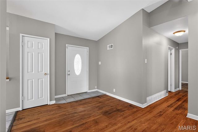 1190 Cheyenne Drive, St Louis, MO 63033