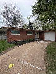 1190 Cheyenne Drive, St Louis, MO 63033