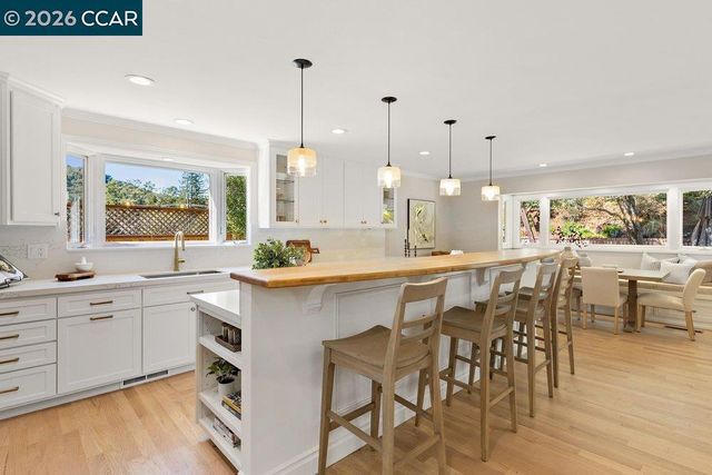 7 7 Whitehall Dr, Orinda, CA 94563