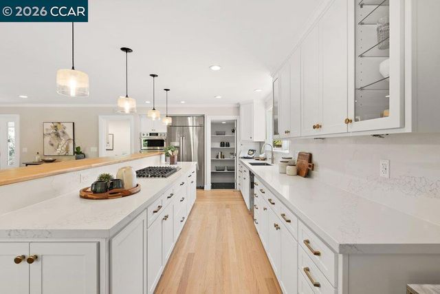 7 7 Whitehall Dr, Orinda, CA 94563