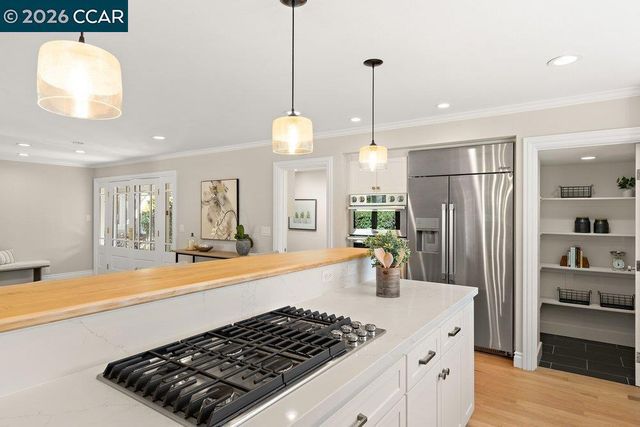 7 7 Whitehall Dr, Orinda, CA 94563