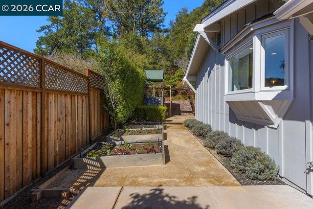 7 7 Whitehall Dr, Orinda, CA 94563