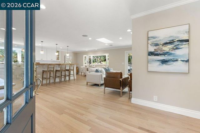 7 7 Whitehall Dr, Orinda, CA 94563