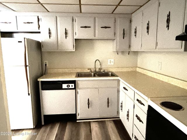 165 Thierman Ln APT 307, Louisville, KY 40207